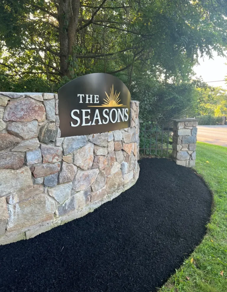 Neighborhood Mulch Bed